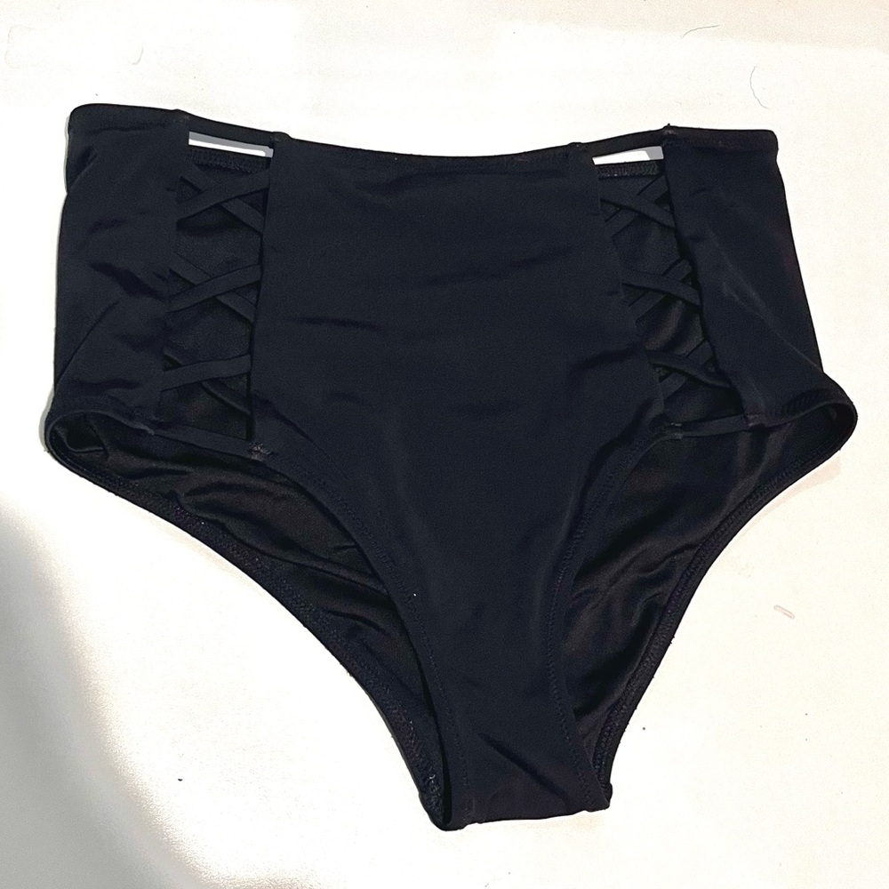 Shade & Shore Black Highwaisted Bottoms